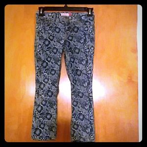 Cute Denim Printed Capri/ Clam Digger Length